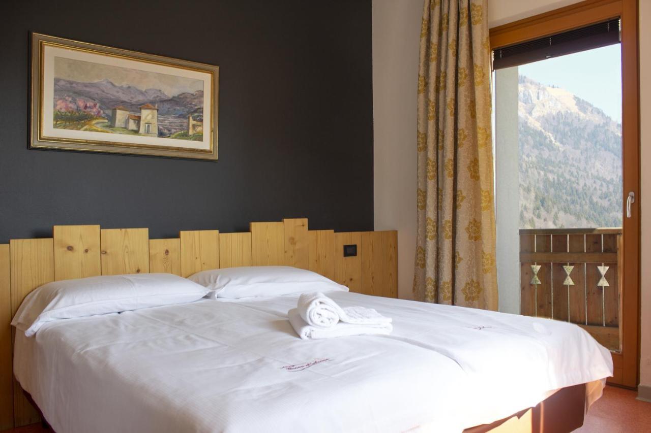 Albergo Croce D'Aune 佩达韦纳 外观 照片