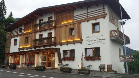 Albergo Croce D'Aune 佩达韦纳 外观 照片